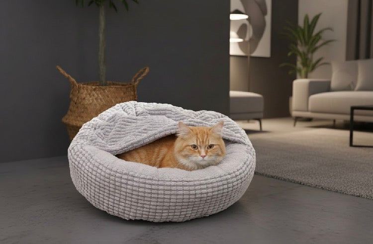 Arix™ Round Pet Bed with Blankets